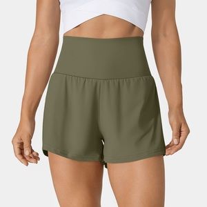 Halara NWT Withered Green/Medium Super High Waisted 2-in-1 Yoga Shorts